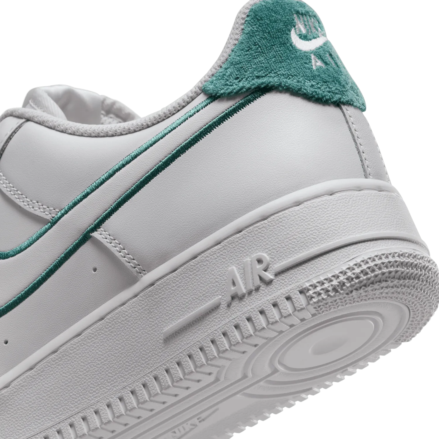 Air Force 1 '07 LV8 'Résort et Sport'