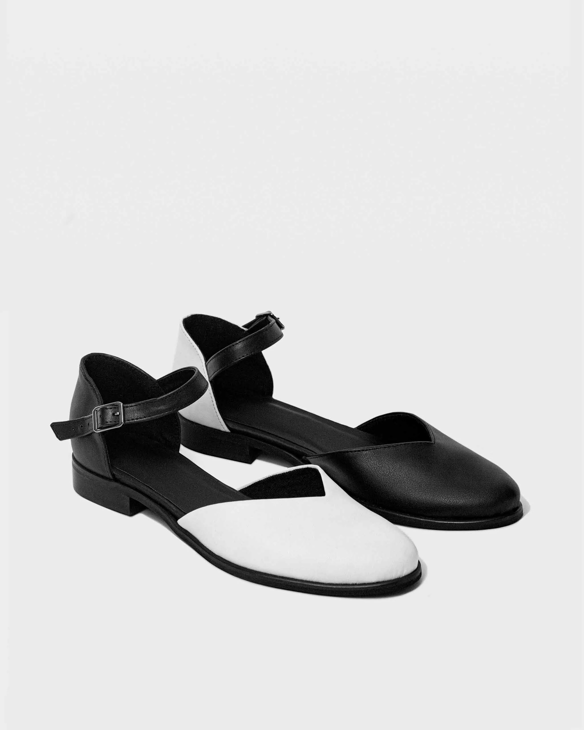 Alexa Desserto® Ballerines Véganes en Cuir de Cactus | Noir & Blanc