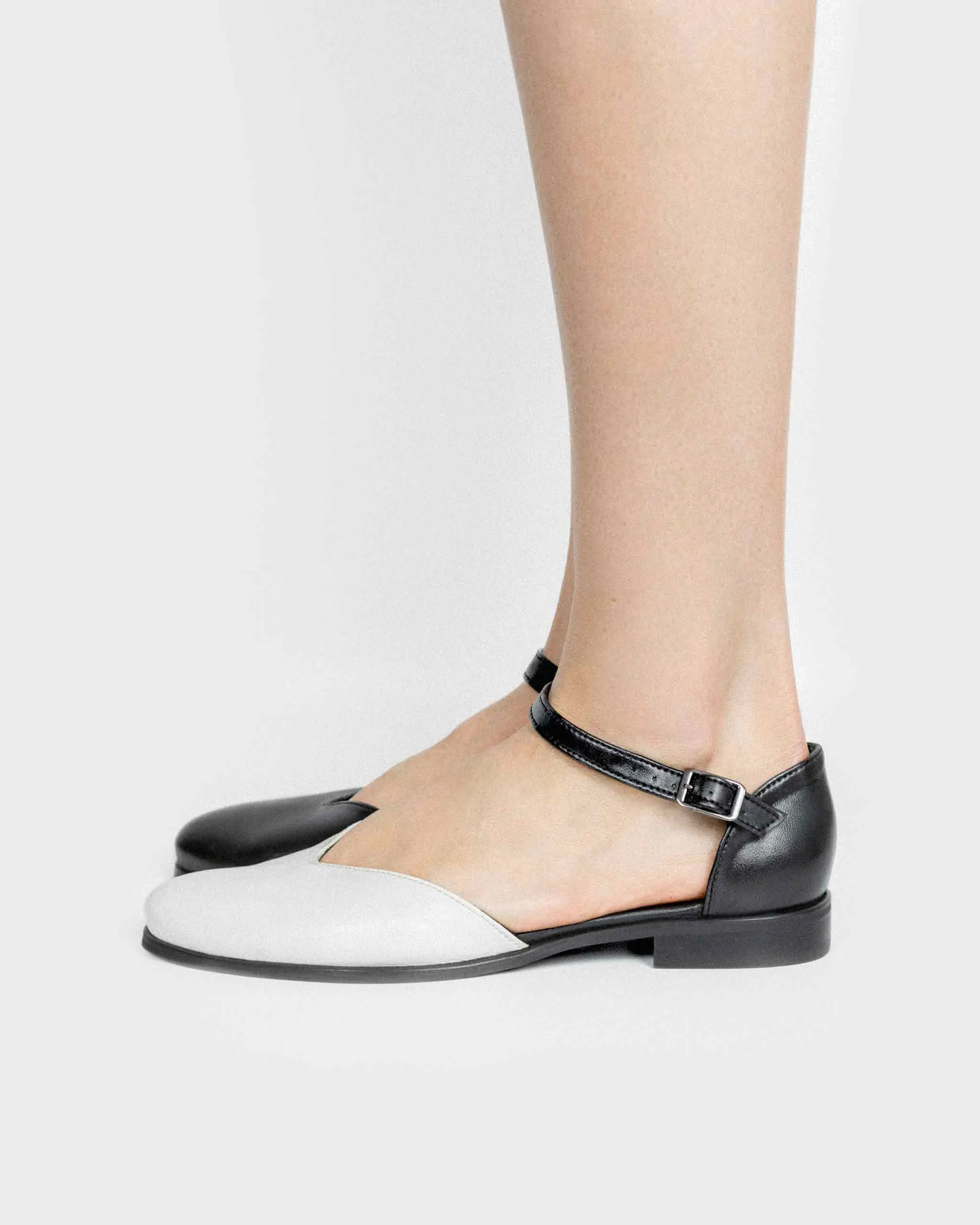 Alexa Desserto® Ballerines Véganes en Cuir de Cactus | Noir & Blanc