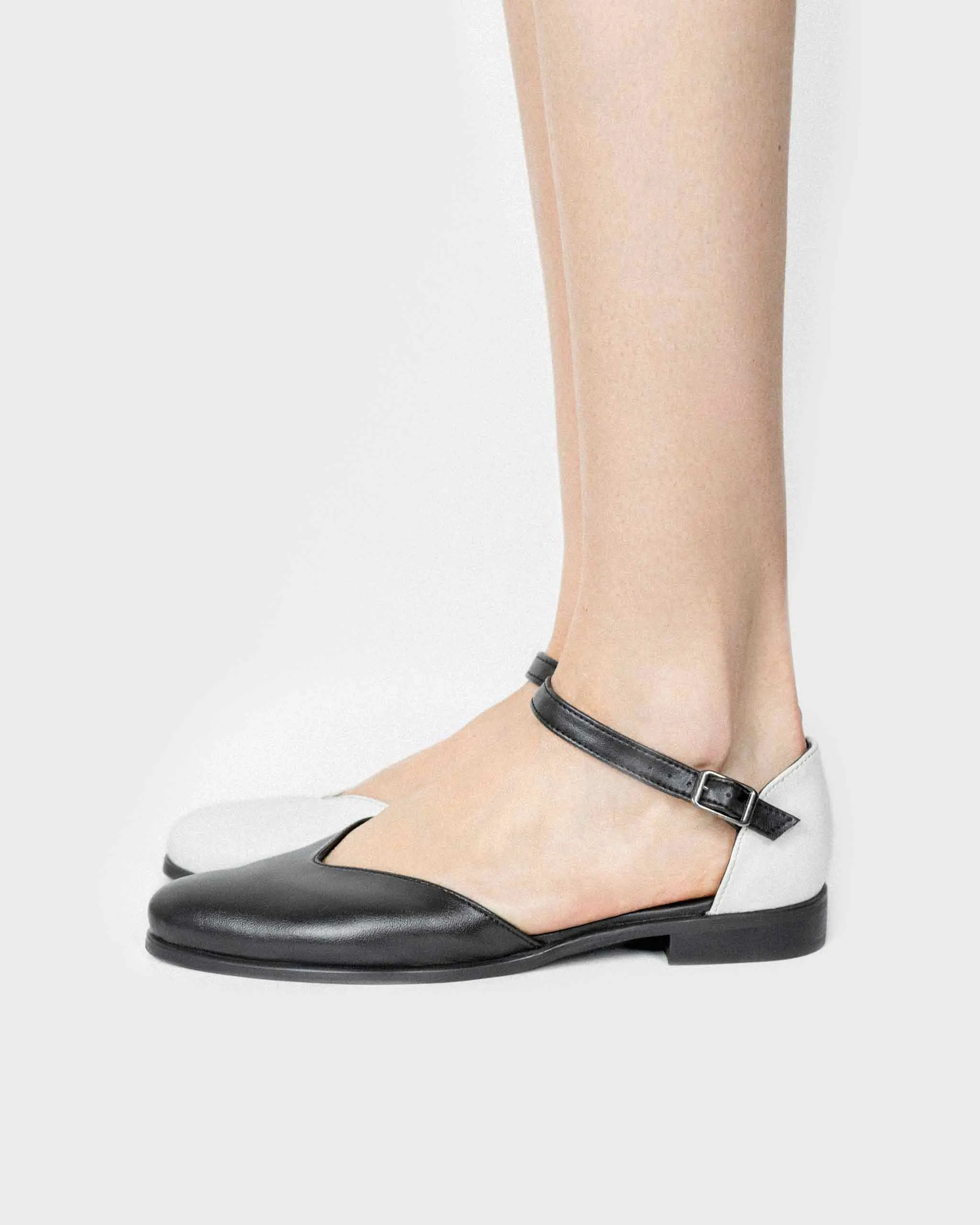 Alexa Desserto® Ballerines Véganes en Cuir de Cactus | Noir & Blanc