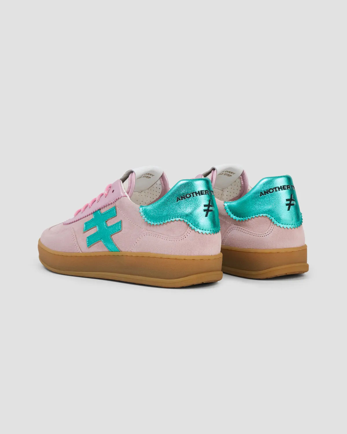 Une Autre Paire Iconique de Baskets en Vogue