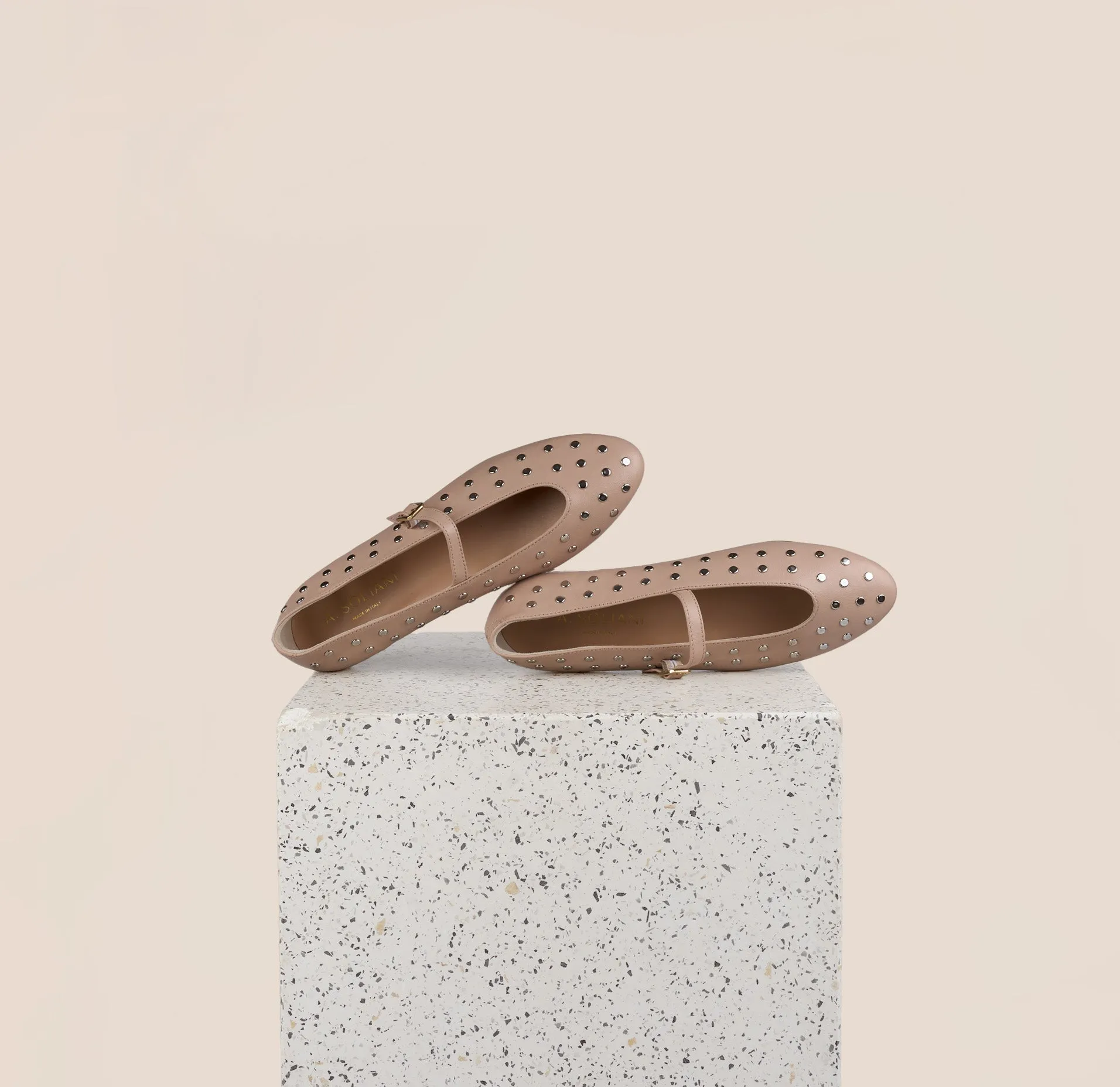 Bari Studs - Beige Nu