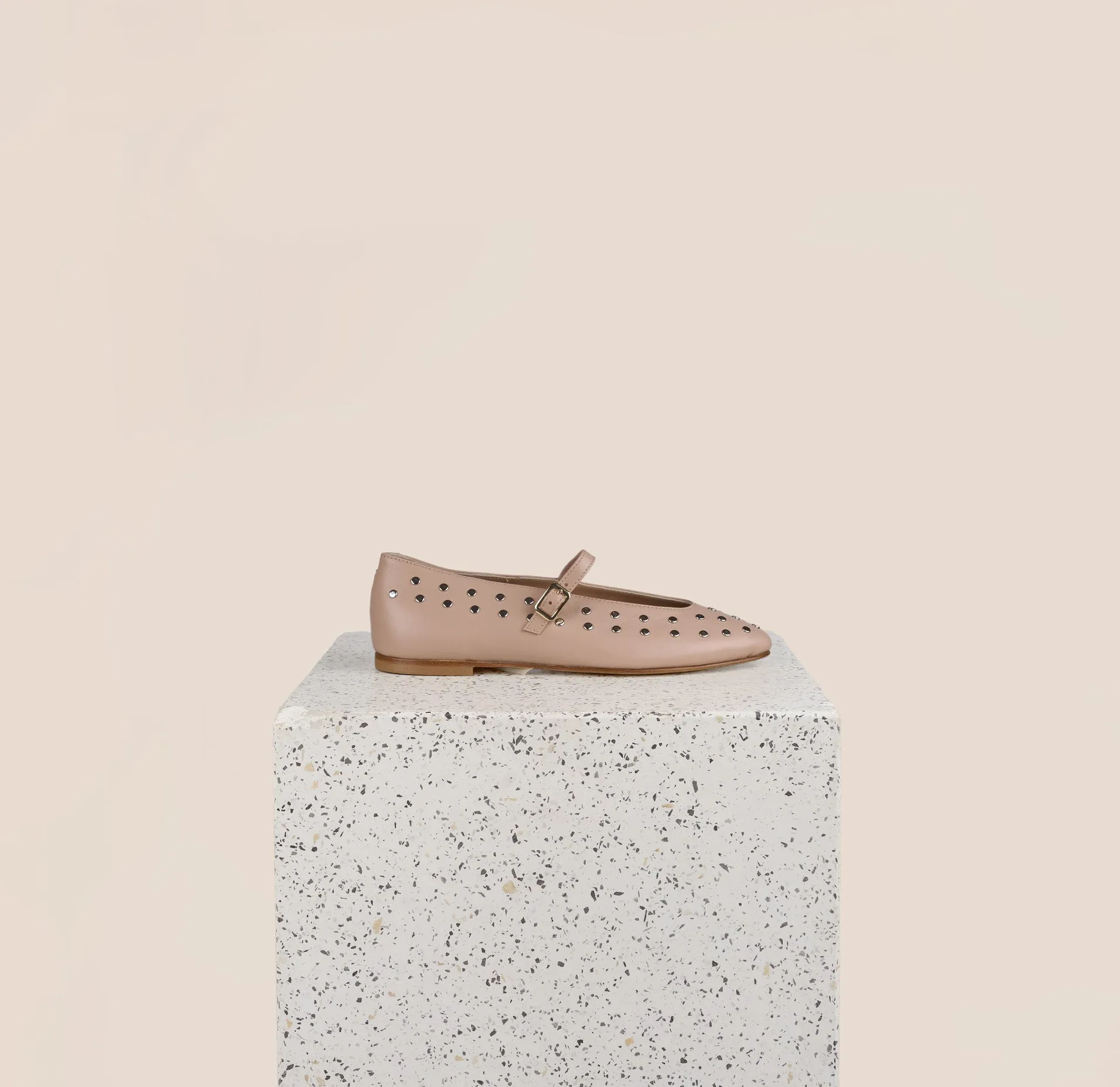Bari Studs - Beige Nu