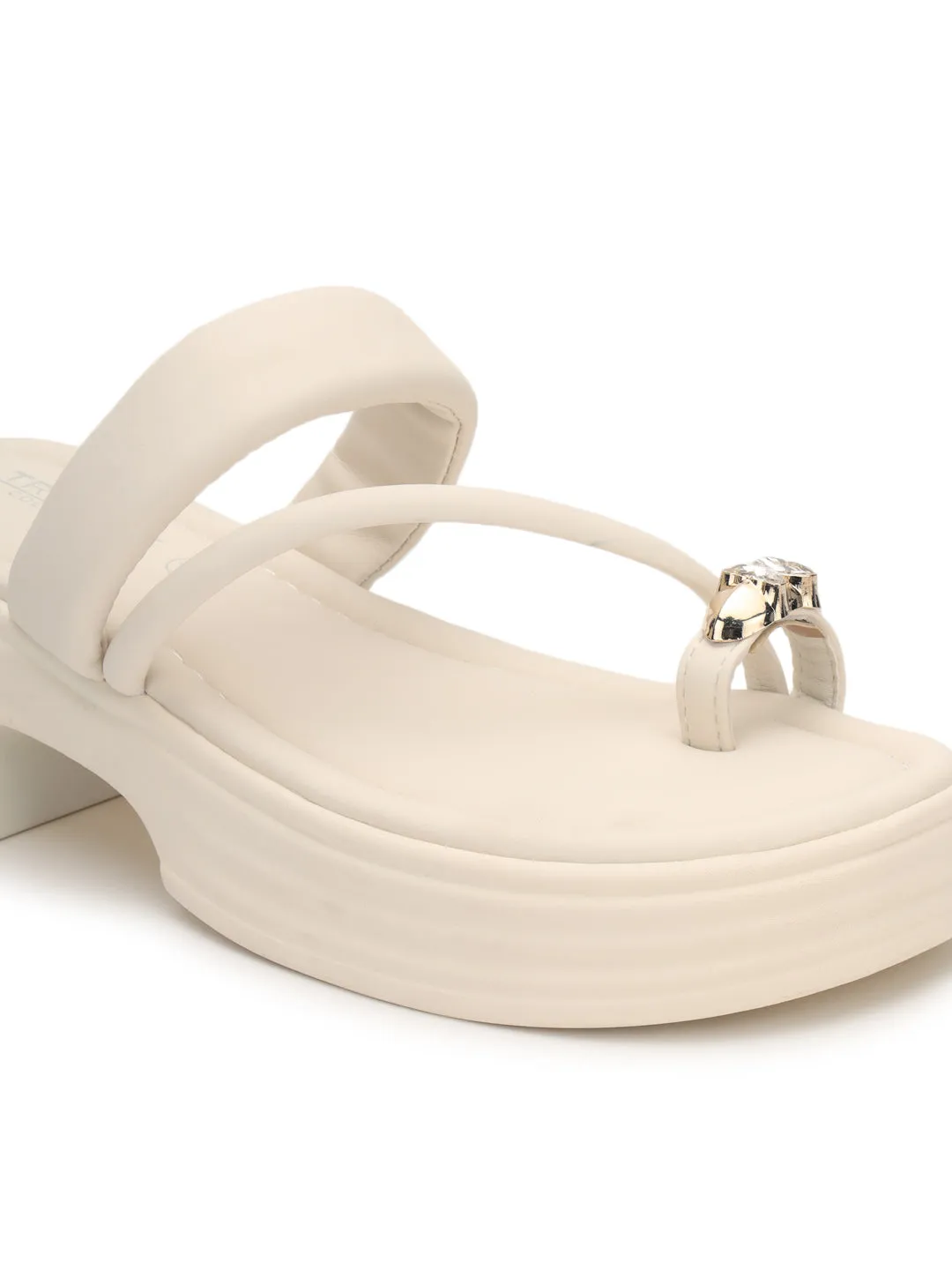 Ballerines à enfiler en PU beige avec détail diamant au bout (TC-RS3596-BEIG)