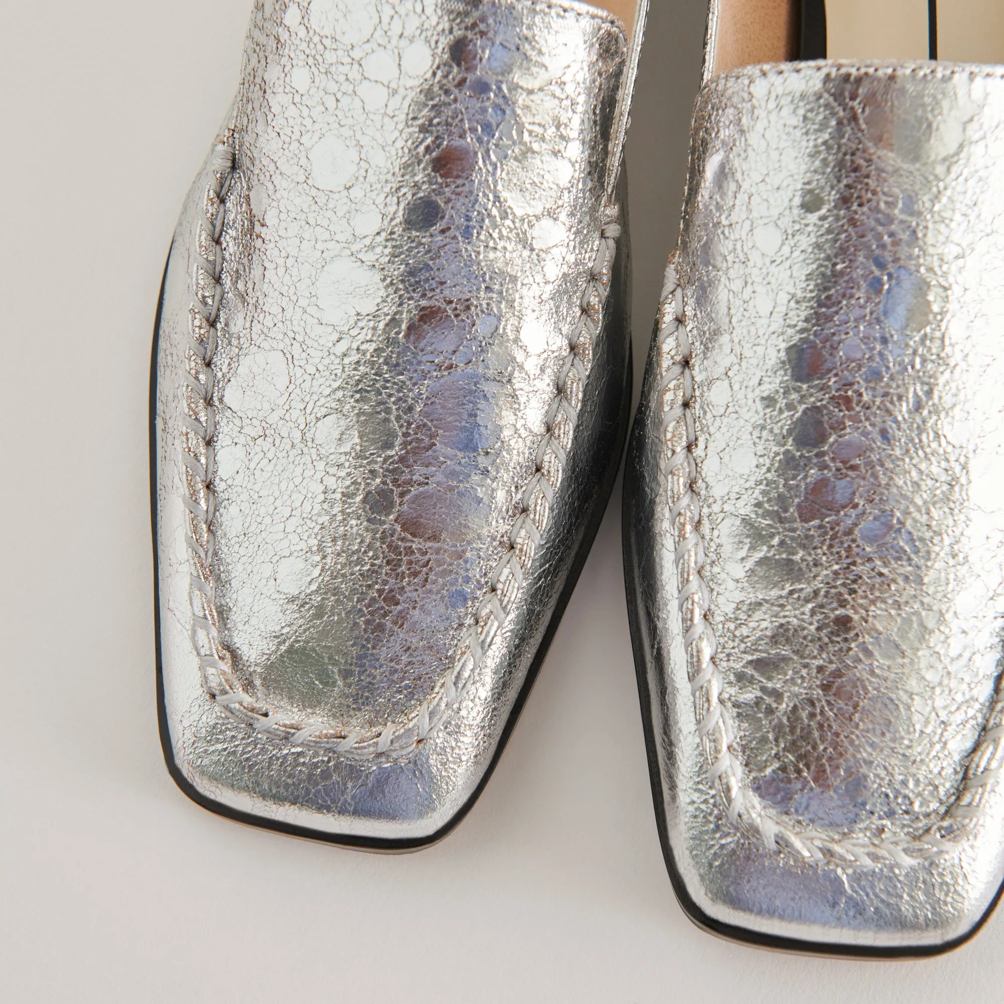 BENY FLATS CUIR ARGENTÉ VIEILLI