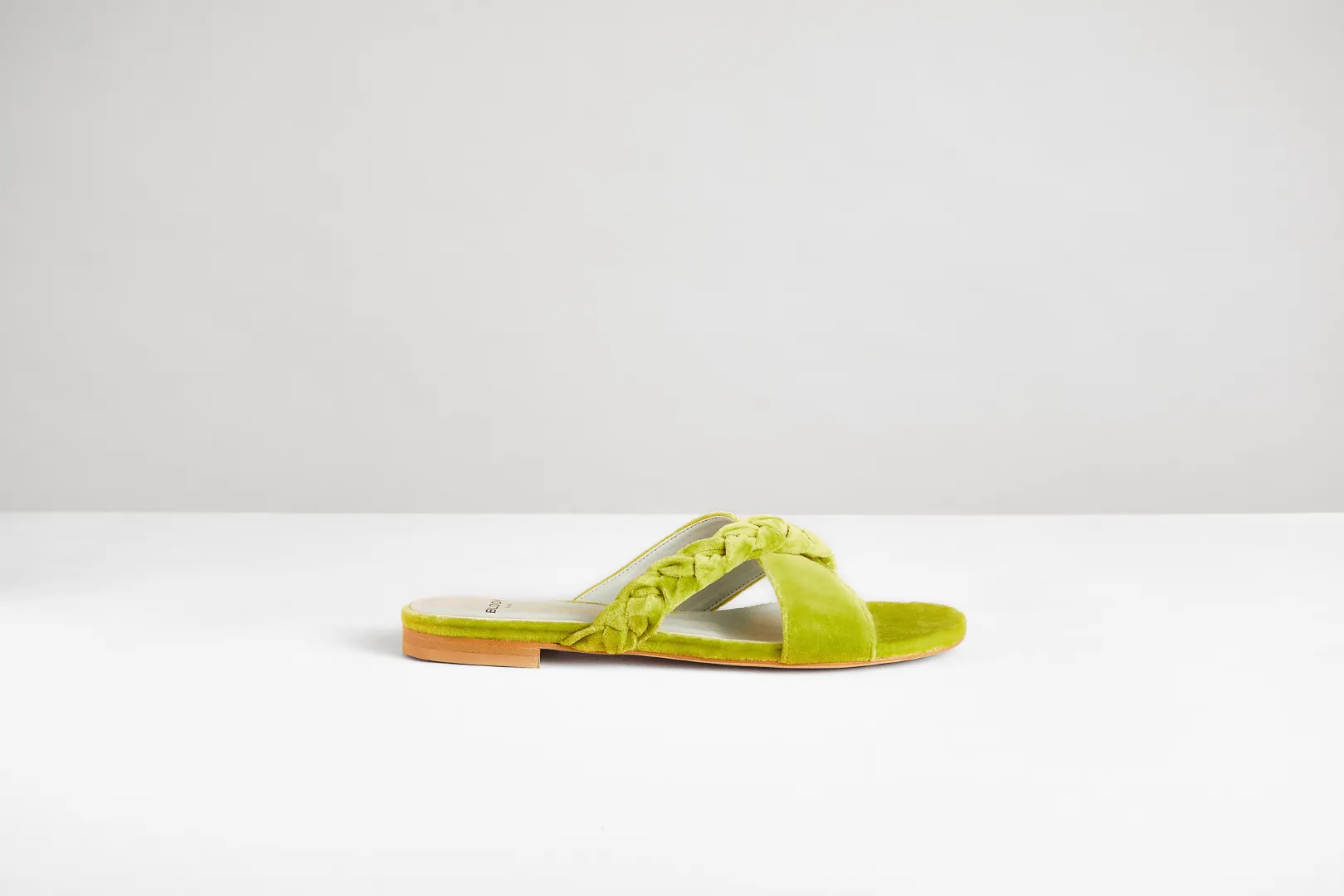 Sandales à glissière à brides croisées tressées en velours de coton vegan | Vert Acido