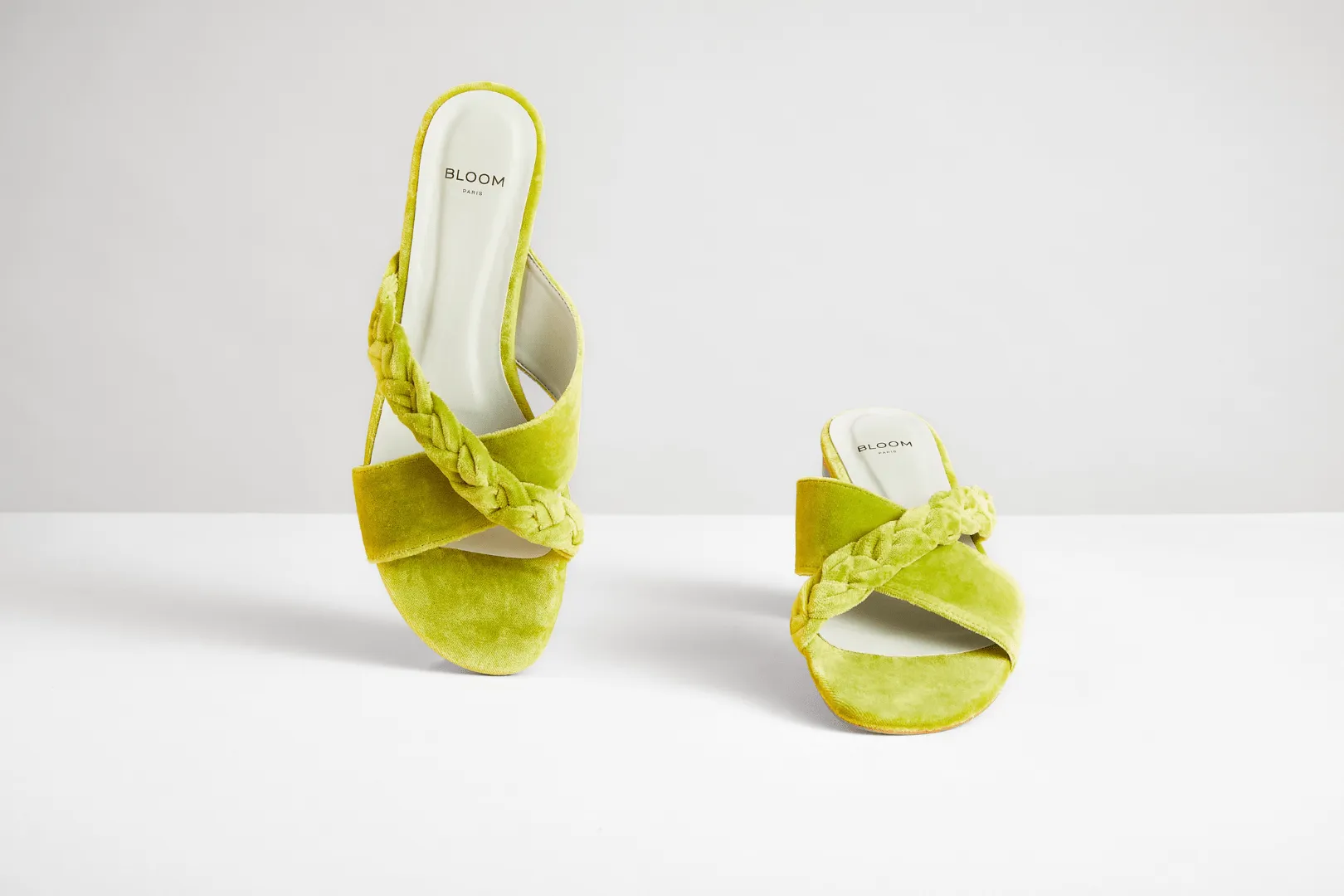 Sandales à glissière à brides croisées tressées en velours de coton vegan | Vert Acido