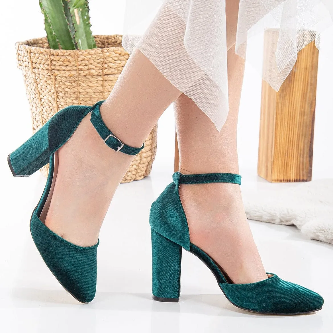 Escarpins Denise en Suède Végane & Perles | Vert Émeraude
