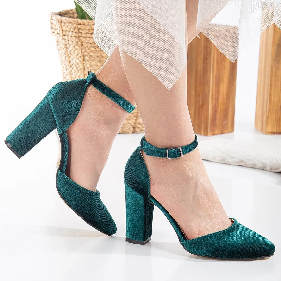 Escarpins Denise en Suède Végane & Perles | Vert Émeraude