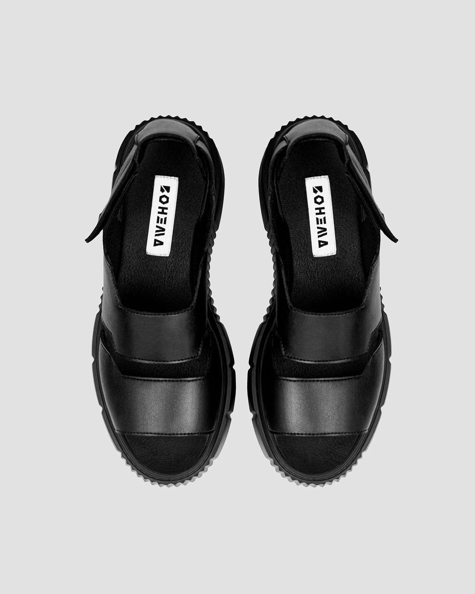 Sandales plateforme en cuir de cactus vegan audacieux Desserto® | Noir