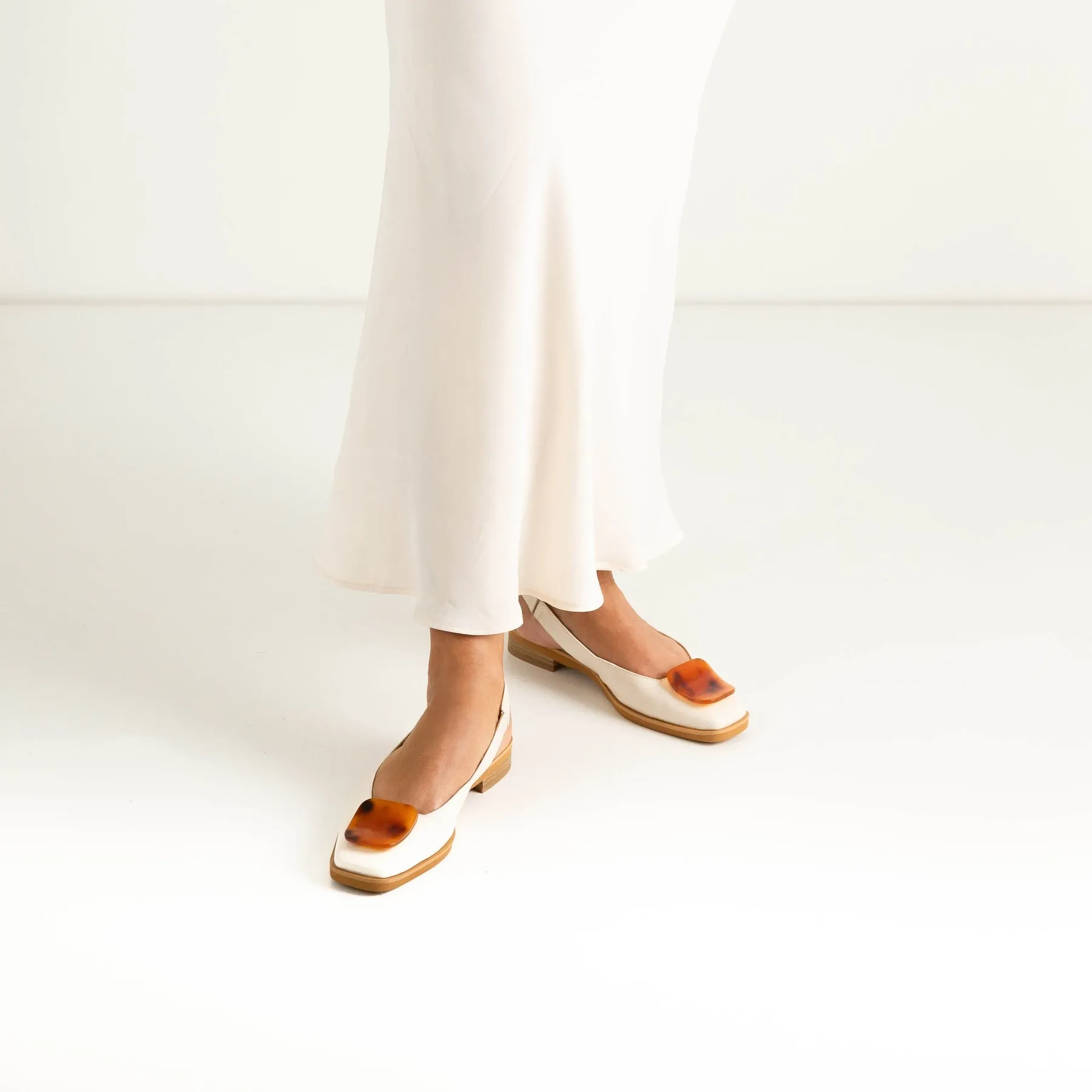 ESSY BALLERINES À LACETS EN CUIR