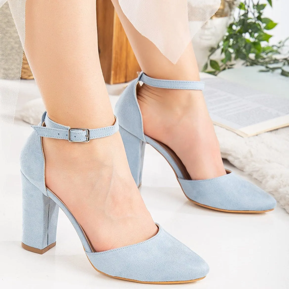 Escarpins Gisele en Suédine Végane | Bleu Bébé