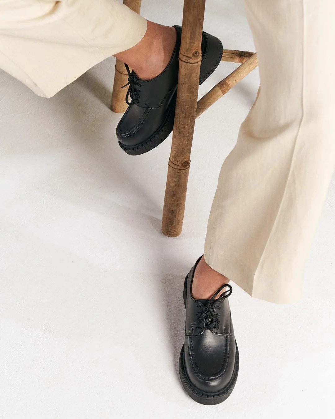 Mocassins Végans en Cuir Pomme pour Femme Helen | Noir