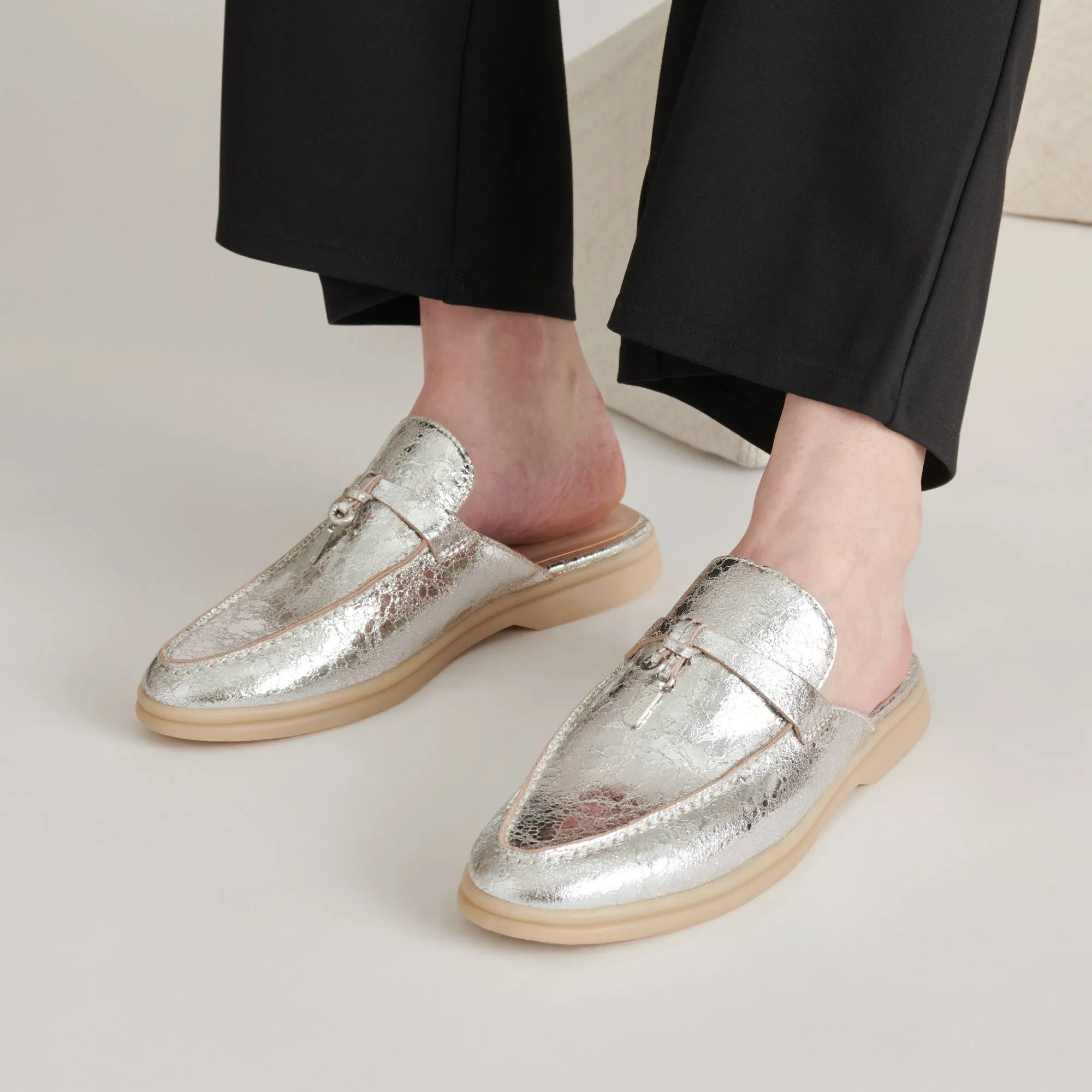 LASAIL FLATS CUIR ARGENTÉ VIEILLI