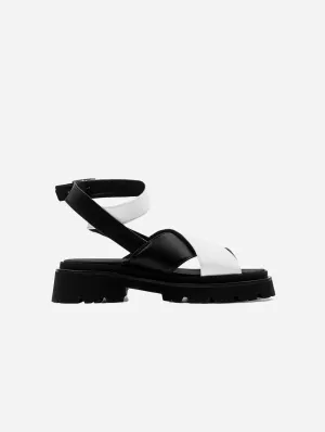Sandales Medley Cross Strap en Cuir Desserto® de Cactus | Noir & Blanc