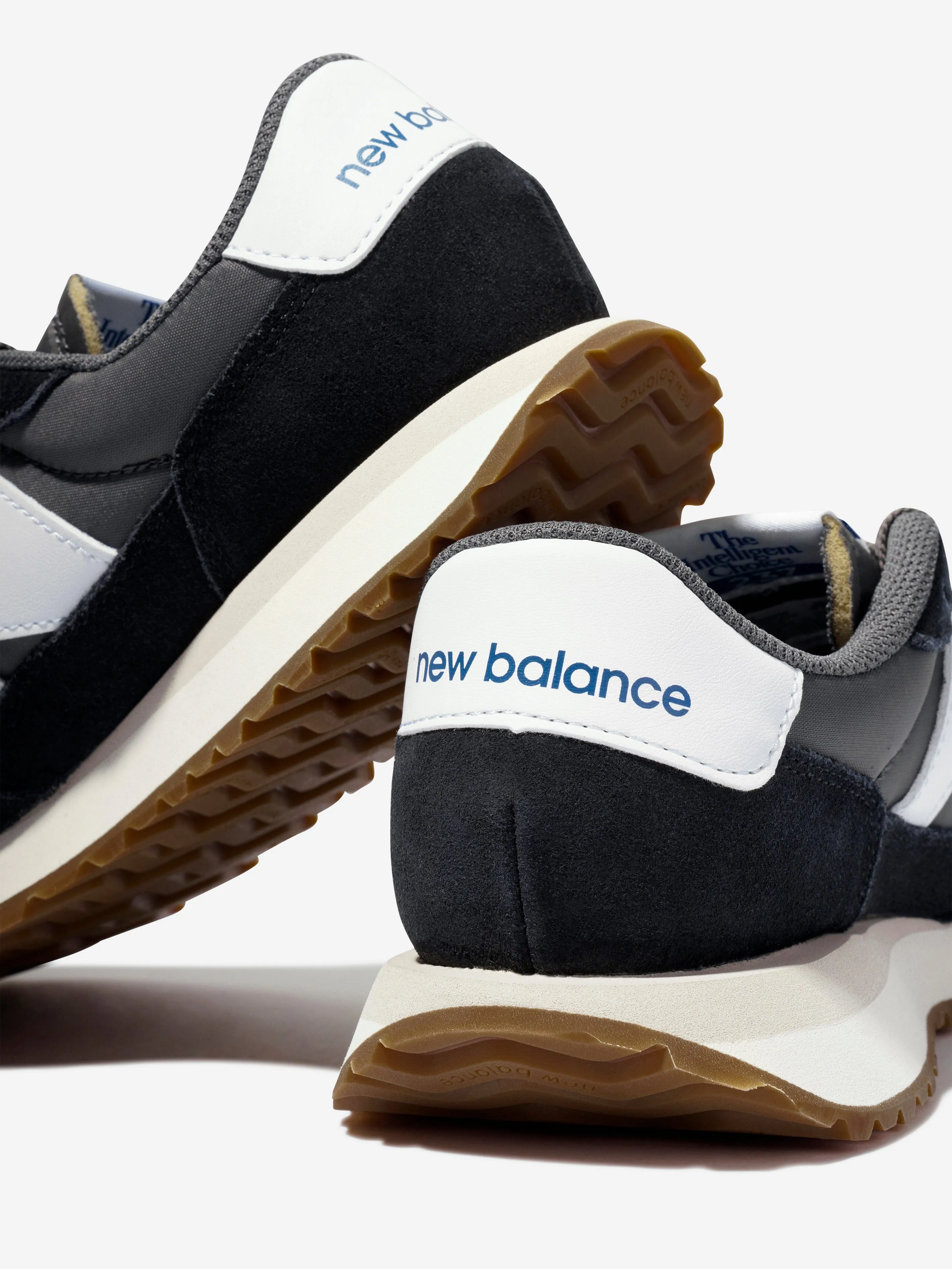 New Balance Kids 237 Chaussures de Sport à Lacets avec Logo en Noir