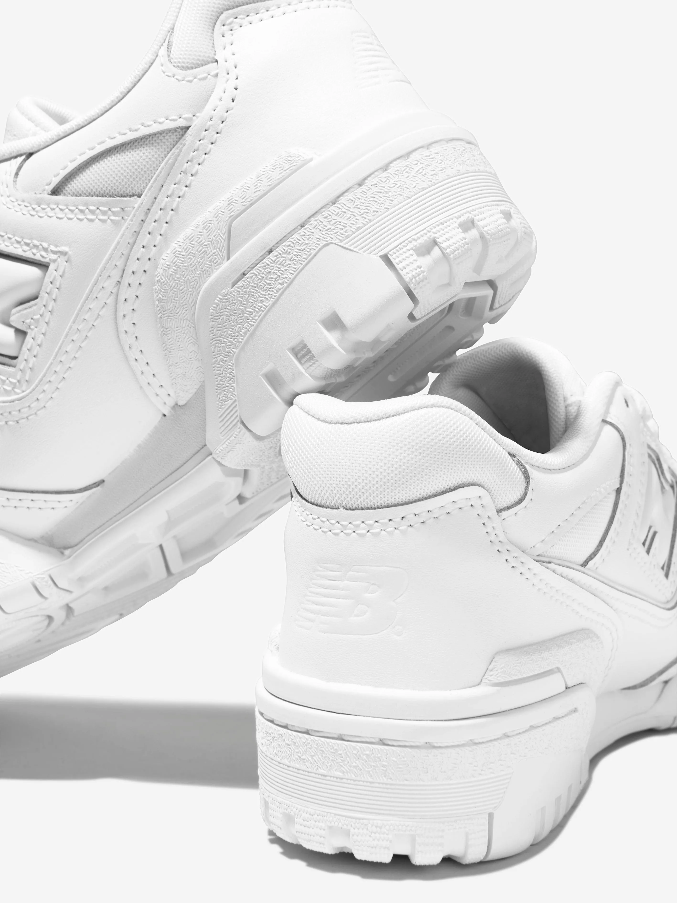 New Balance Kids 550 Chaussures de Sport à Lacets avec Logo en Blanc