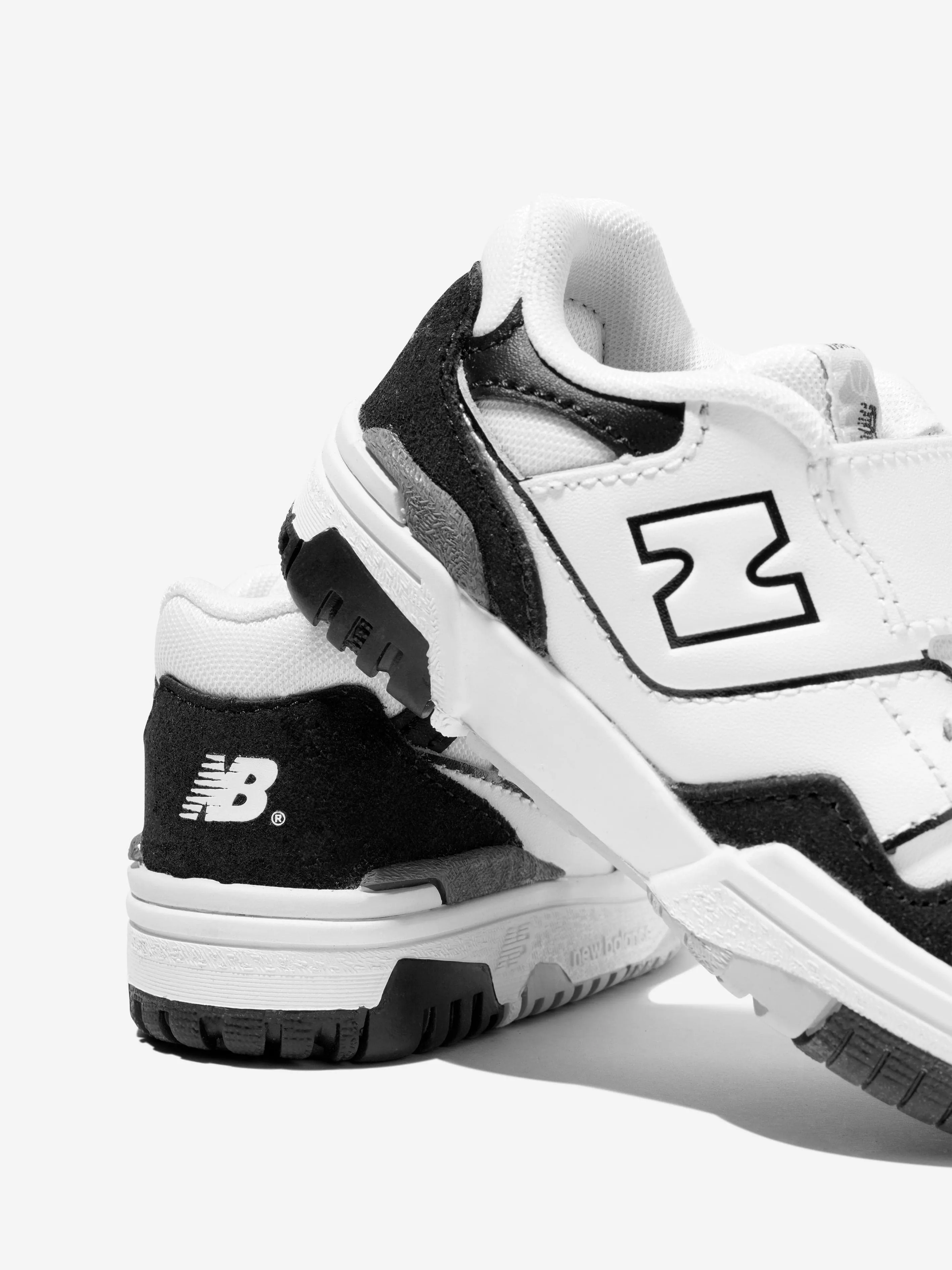 New Balance Kids 550 Baskets à logo en noir