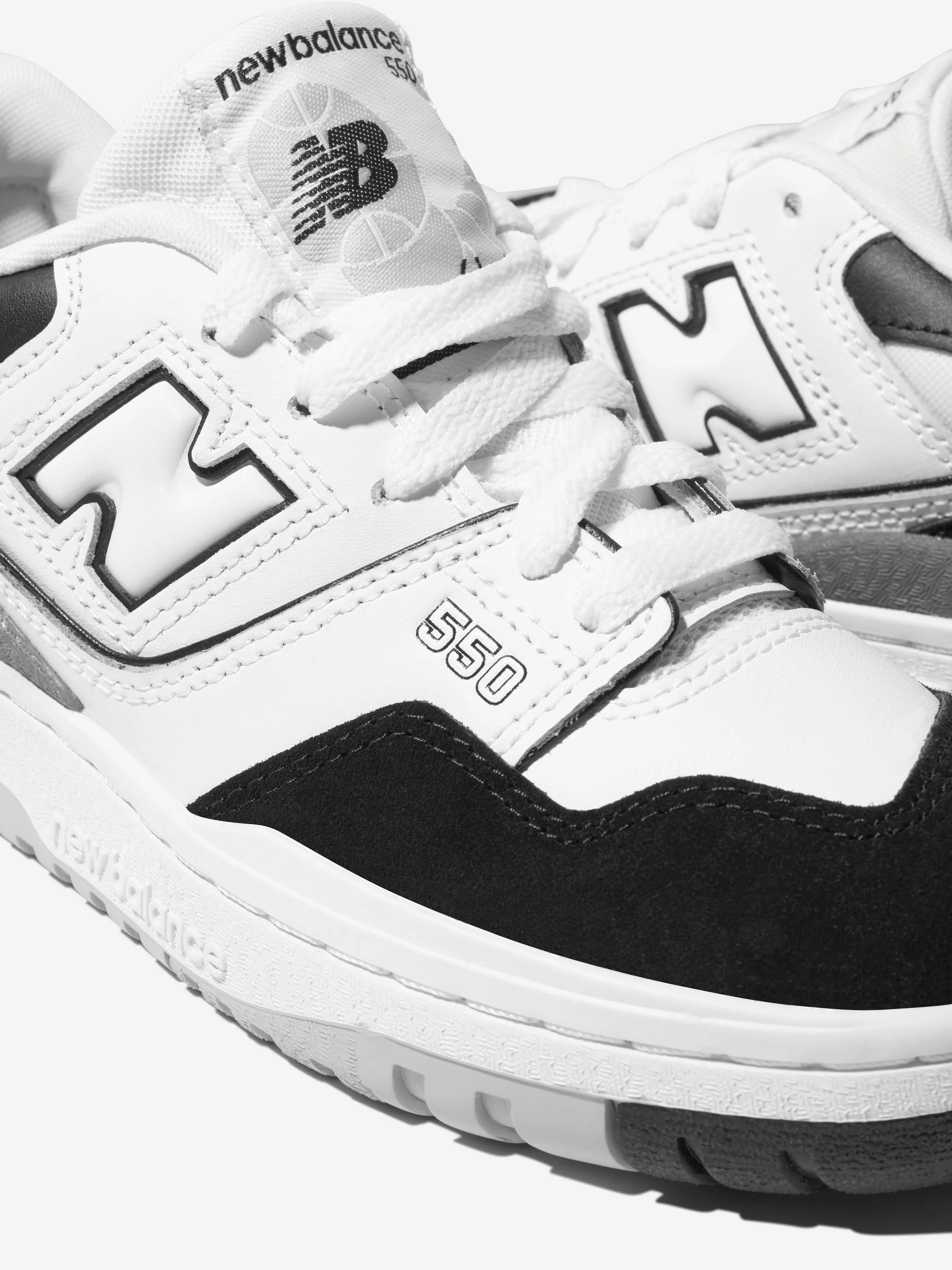 New Balance Kids 550 Chaussures de Sport avec Logo en Noir
