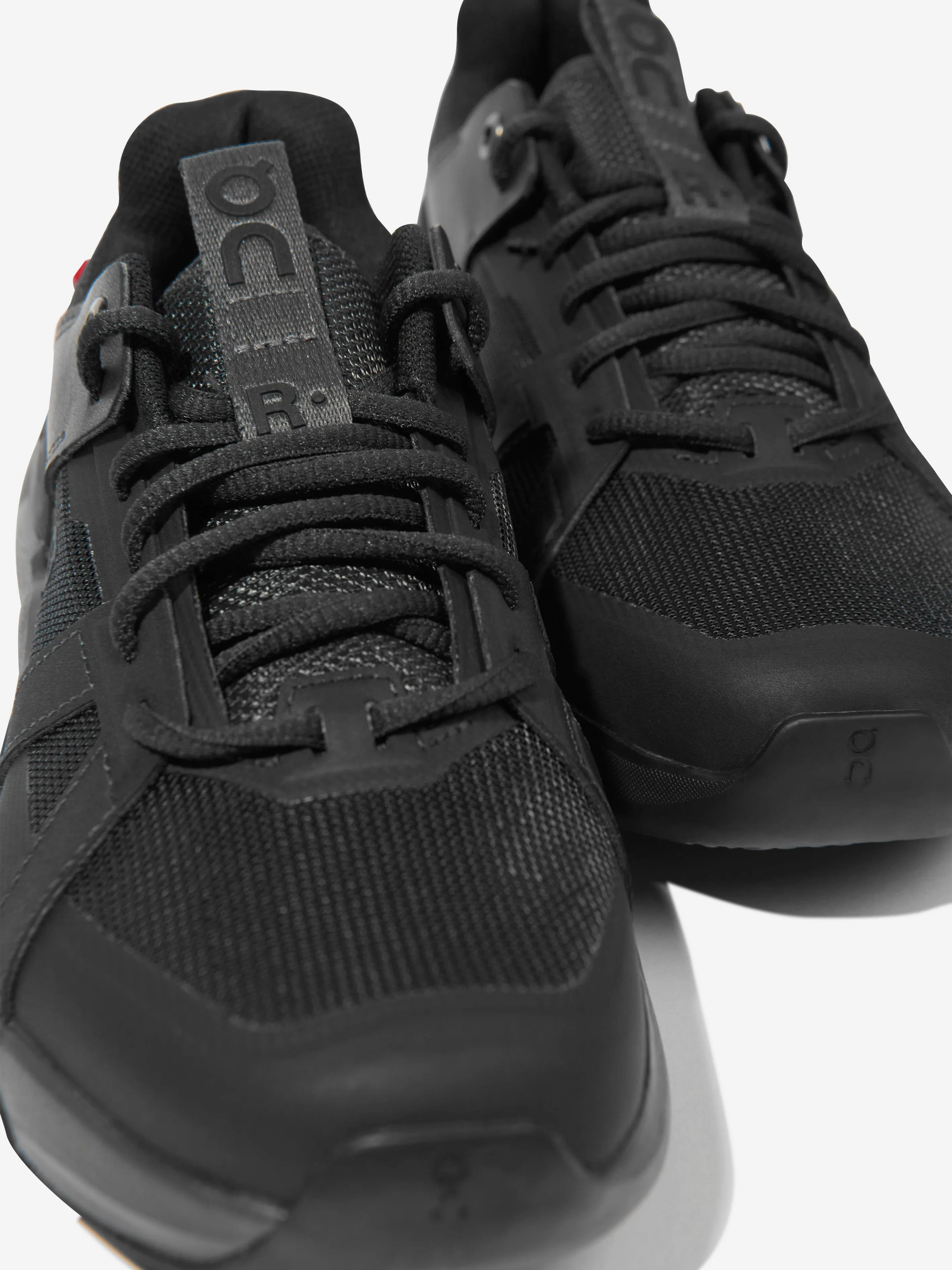 On Running Kids The Roger CH Pro Youth Trainers en Noir