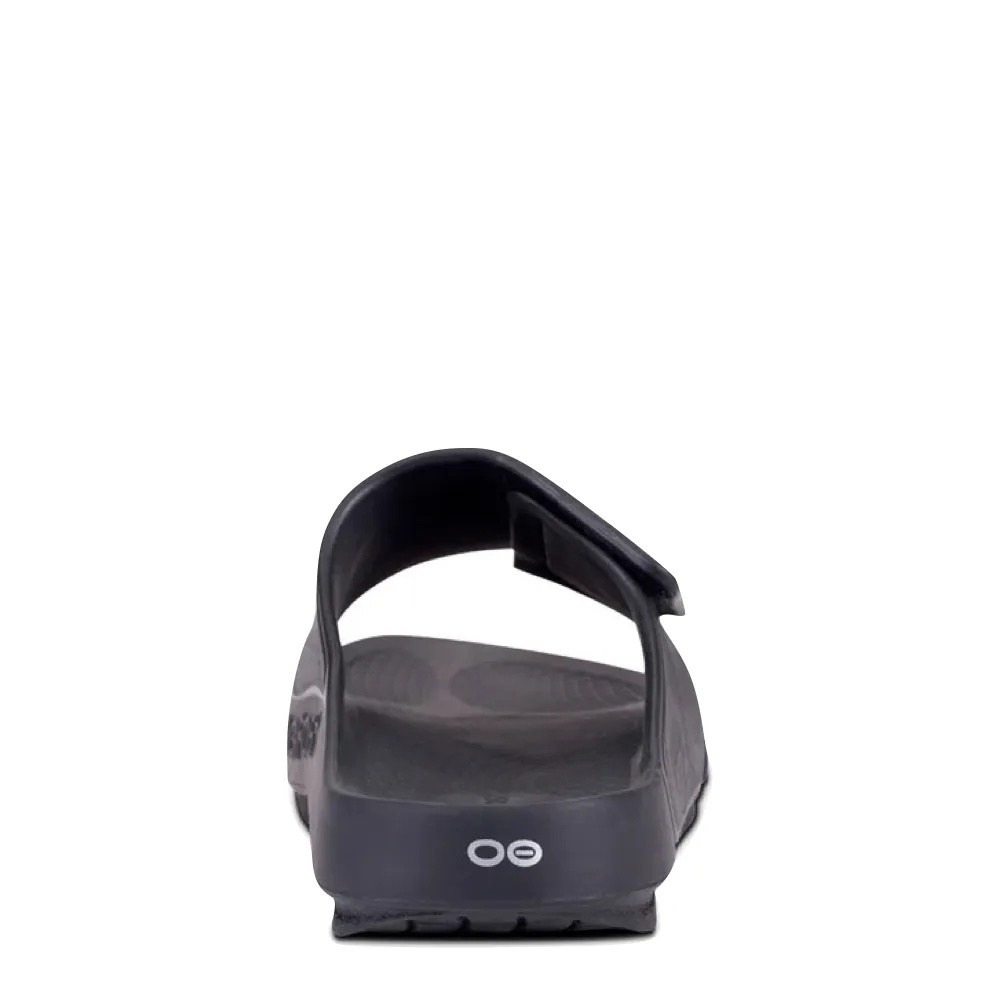 OOfos OOahh Sport Flex Sandale ajustable à glissière en noir