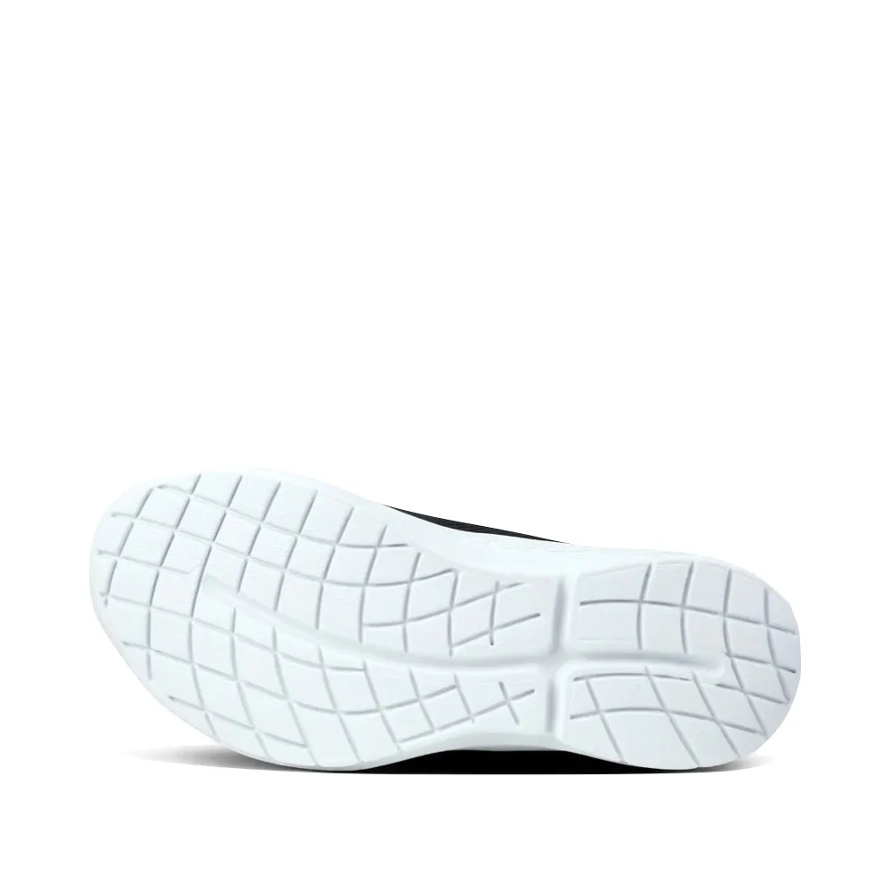 OOfos Femme Chaussure Sport OOmg Basses en Noir/Blanc